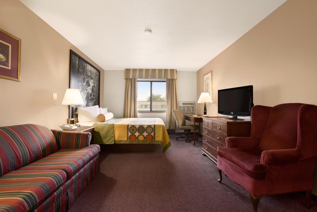 Super 8 By Wyndham Milwaukee Airport Quarto foto