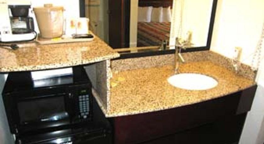 Super 8 By Wyndham Milwaukee Airport Quarto foto
